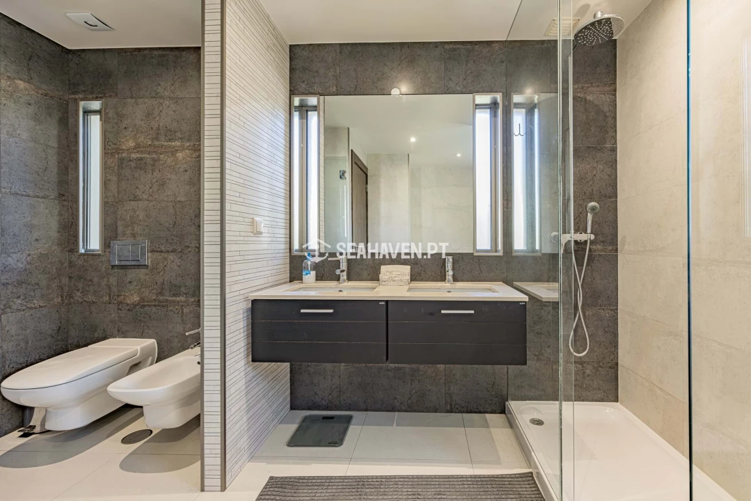 Moradia T5 para Venda em Guia Foto 16