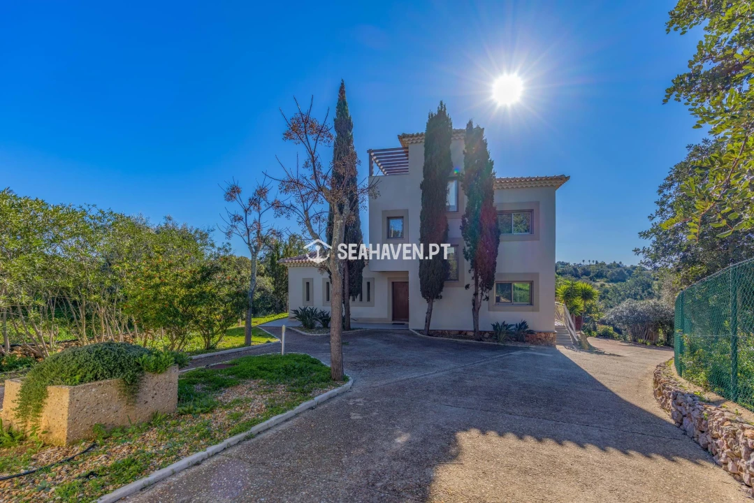 Moradia T5 para Venda em Guia Foto 2