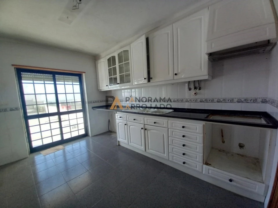 Moradia T4 para Venda em Santo Isidoro Foto 10