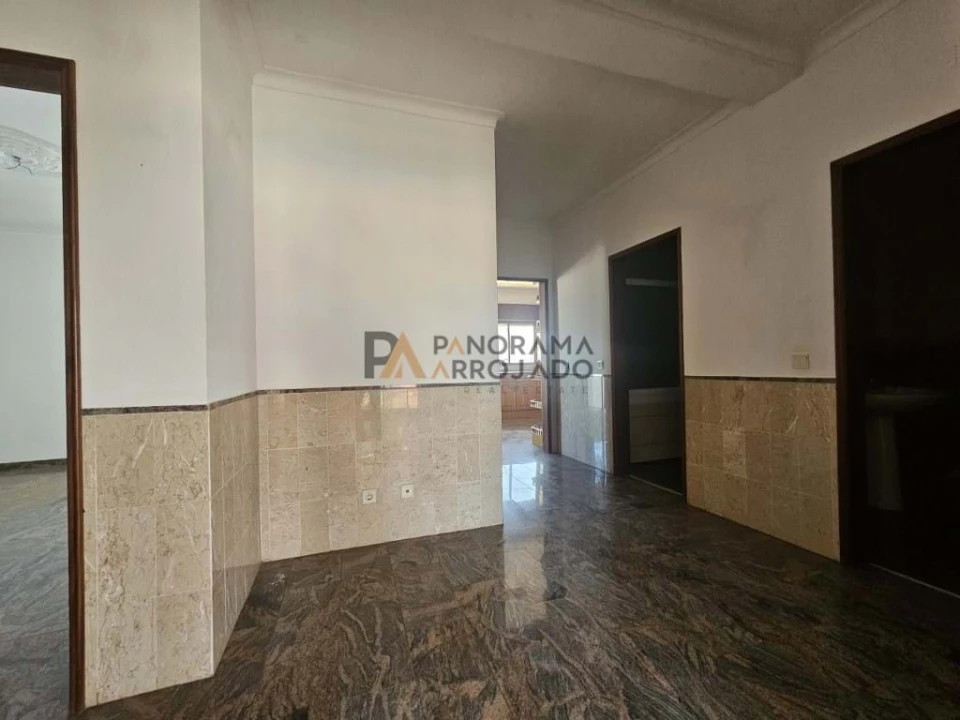 Apartamento T4 para Venda em Gaio-Rosário e Sarilhos Pequenos Foto 22