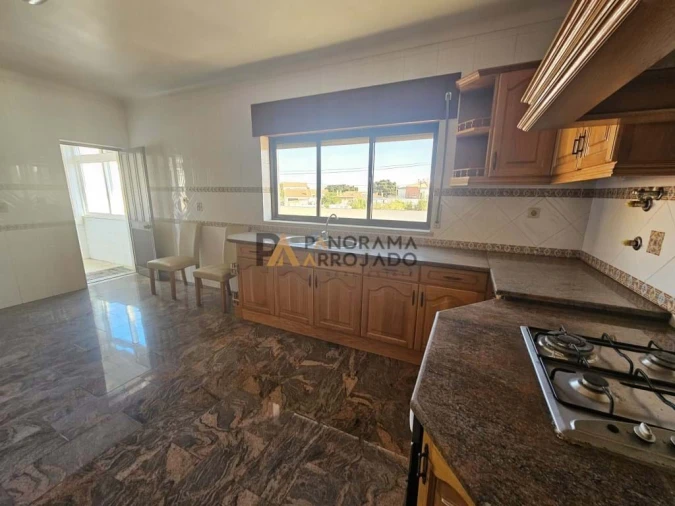 Apartamento T4 para Venda em Gaio-Rosário e Sarilhos Pequenos Foto 1