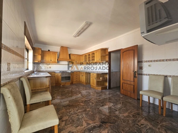 Apartamento T4 para Venda em Gaio-Rosário e Sarilhos Pequenos Foto 16