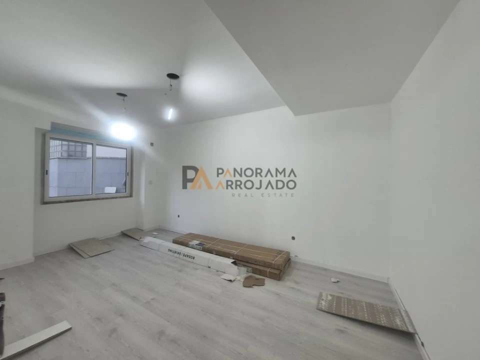 Apartamento T2 para Venda em Póvoa de Santo Adrião e Olival Basto Foto 21