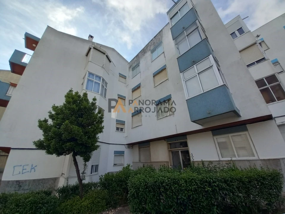 Apartamento T2 para Venda em Póvoa de Santo Adrião e Olival Basto Foto 8