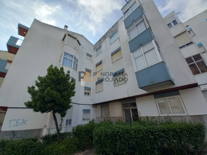 Apartamento T2 para Venda em Póvoa de Santo Adrião e Olival Basto Foto 8
