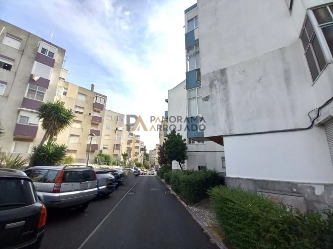 Apartamento T2 para Venda em Póvoa de Santo Adrião e Olival Basto Foto 9