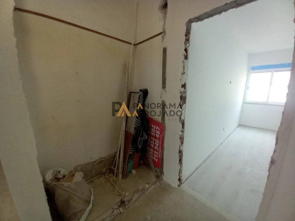 Apartamento T2 para Venda em Carregado e Cadafais Foto 13