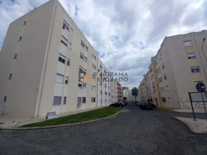 Apartamento T2 para Venda em Carregado e Cadafais