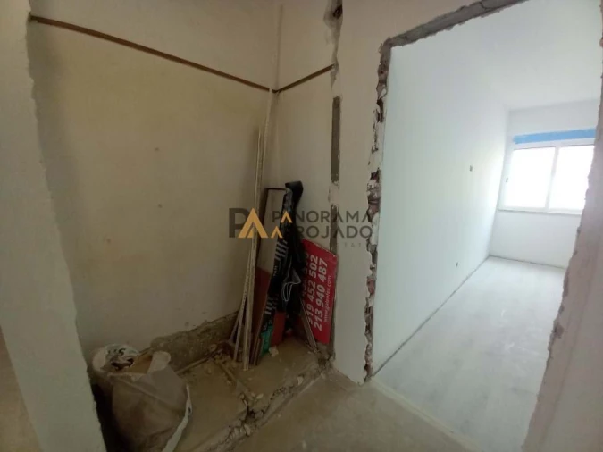 Apartamento T2 para Venda em Carregado e Cadafais Foto 42