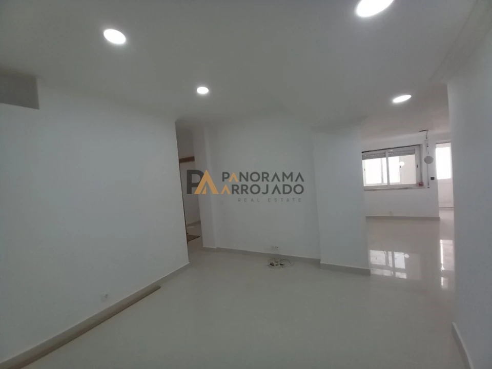 Moradia T6 para Venda em Carcavelos e Parede Foto 49