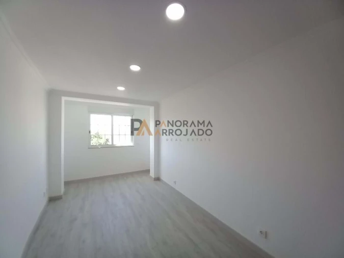 Moradia T6 para Venda em Carcavelos e Parede Foto 37