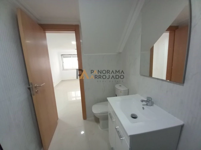 Moradia T6 para Venda em Carcavelos e Parede Foto 46