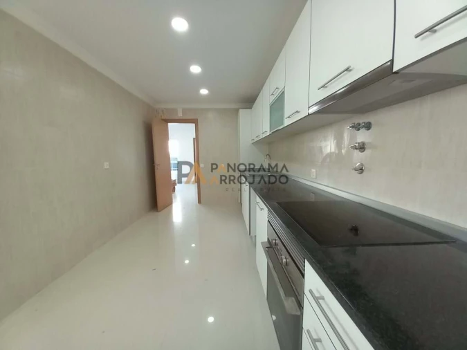 Moradia T6 para Venda em Carcavelos e Parede Foto 16