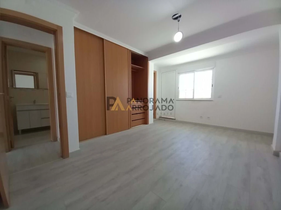 Moradia T6 para Venda em Carcavelos e Parede Foto 27