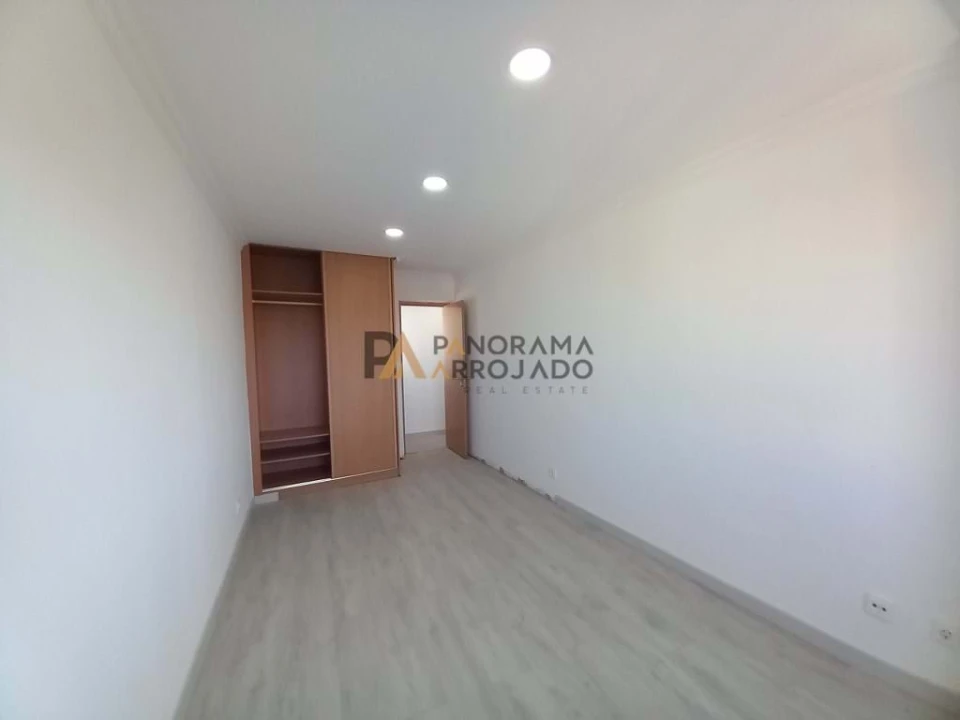 Moradia T6 para Venda em Carcavelos e Parede Foto 38