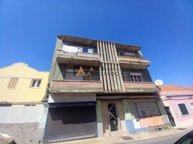 Apartamento T1 para Venda em Baixa da Banheira e Vale da Amoreira Foto 1