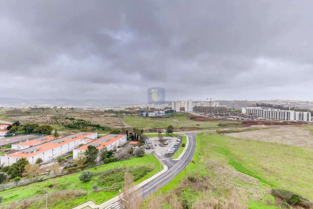 Apartamento T3 para Venda em Santo António dos Cavaleiros e Frielas Foto 29