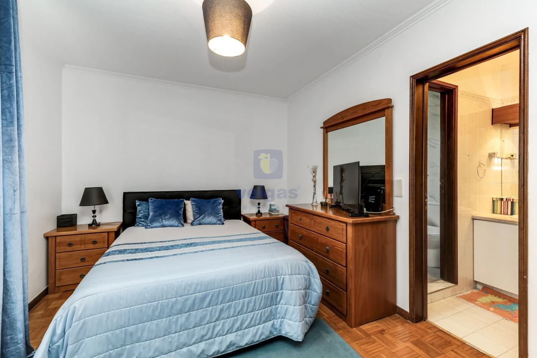 Apartamento T3 para Venda em Santo António dos Cavaleiros e Frielas Foto 23