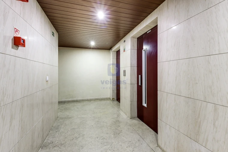 Apartamento T3 para Venda em Santo António dos Cavaleiros e Frielas Foto 9