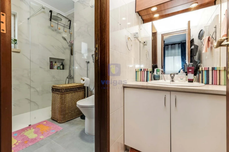 Apartamento T3 para Venda em Santo António dos Cavaleiros e Frielas Foto 25