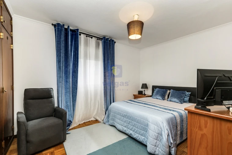 Apartamento T3 para Venda em Santo António dos Cavaleiros e Frielas Foto 3