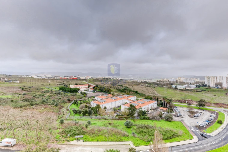 Apartamento T3 para Venda em Santo António dos Cavaleiros e Frielas Foto 30