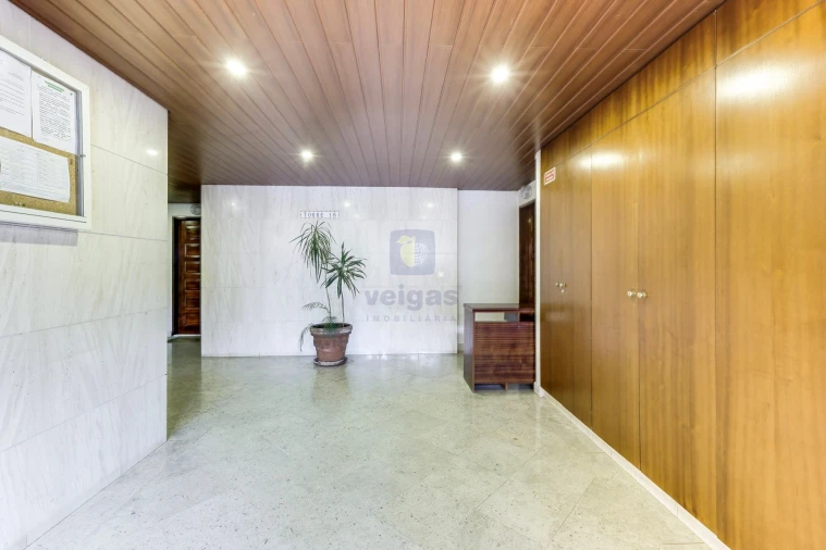 Apartamento T3 para Venda em Santo António dos Cavaleiros e Frielas Foto 8