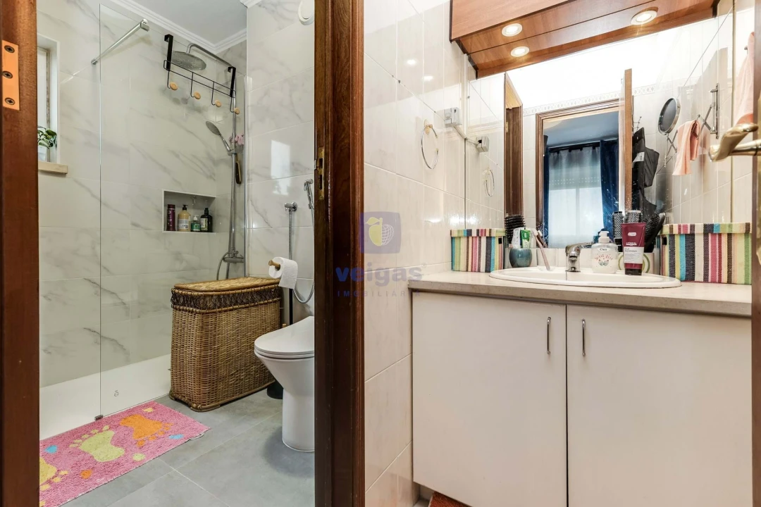 Apartamento T3 para Venda em Santo António dos Cavaleiros e Frielas Foto 25