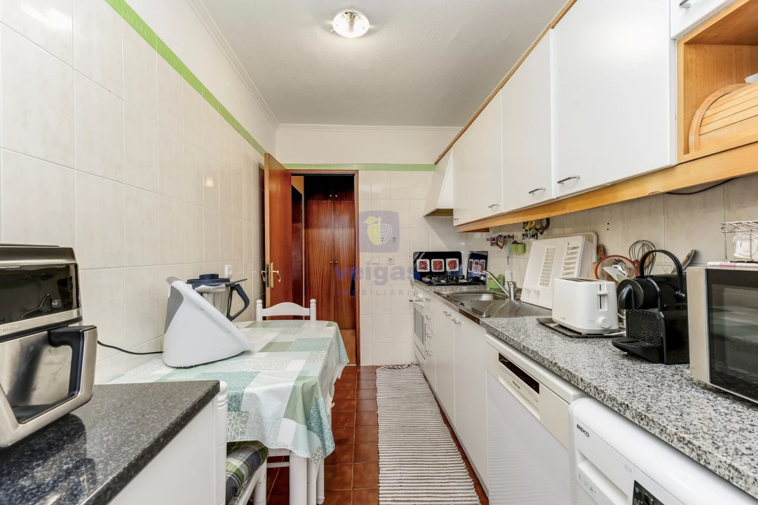 Apartamento T3 para Venda em Santo António dos Cavaleiros e Frielas Foto 12