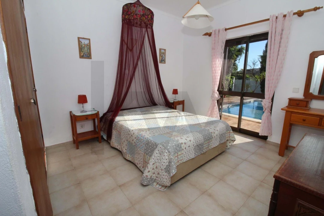 Moradia T4 para Venda em São Silvestre Foto 13