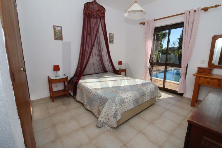 Moradia T4 para Venda em São Silvestre Foto 13