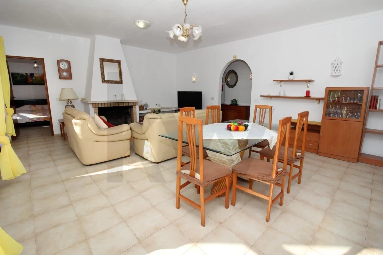 Moradia T4 para Venda em São Silvestre Foto 9