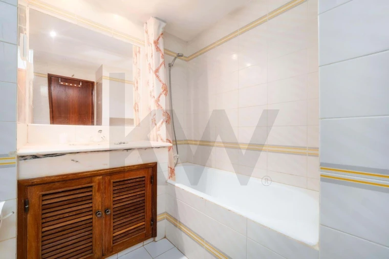 Apartamento T1 para Venda em Quarteira Foto 21