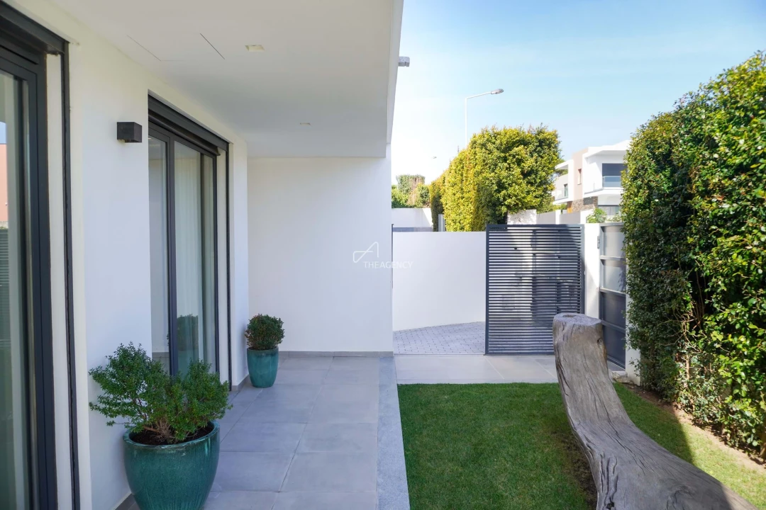 Moradia T4 para Arrendamento em Alcabideche Foto 49