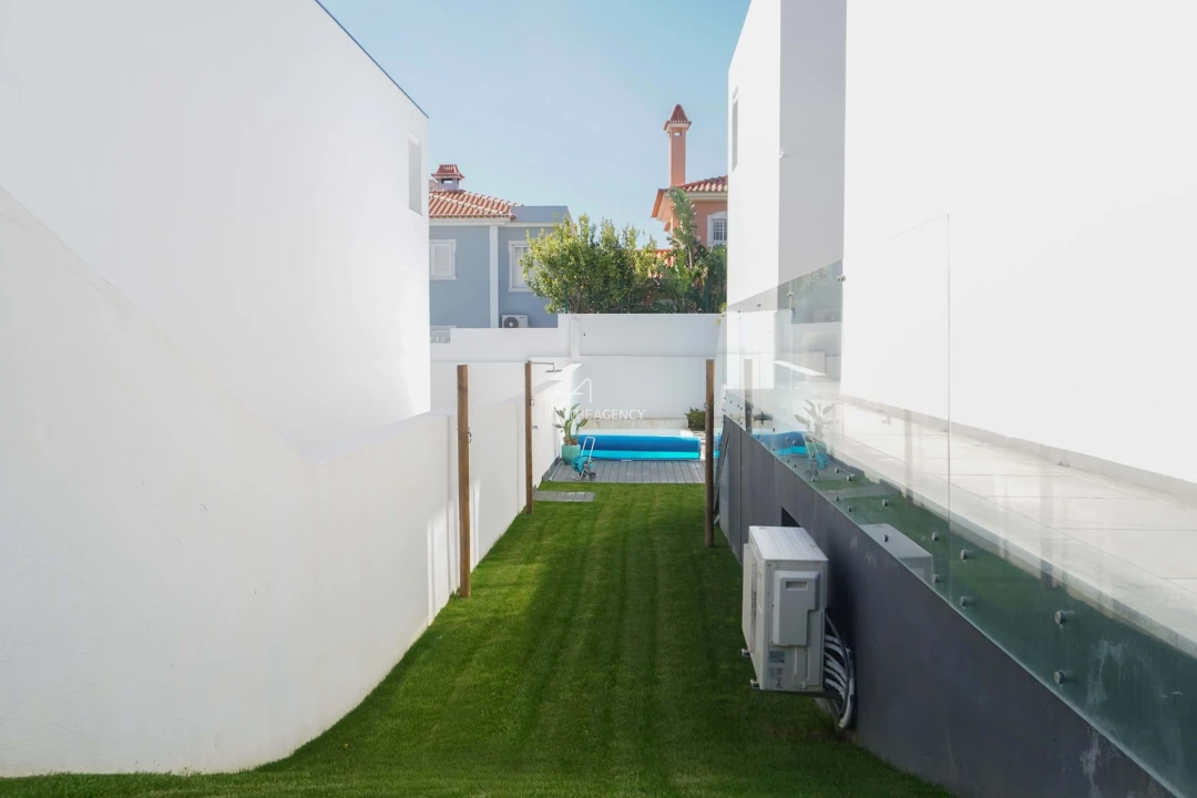 Moradia T4 para Arrendamento em Alcabideche Foto 48