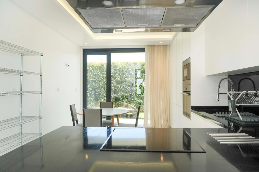 Moradia T4 para Arrendamento em Alcabideche Foto 34