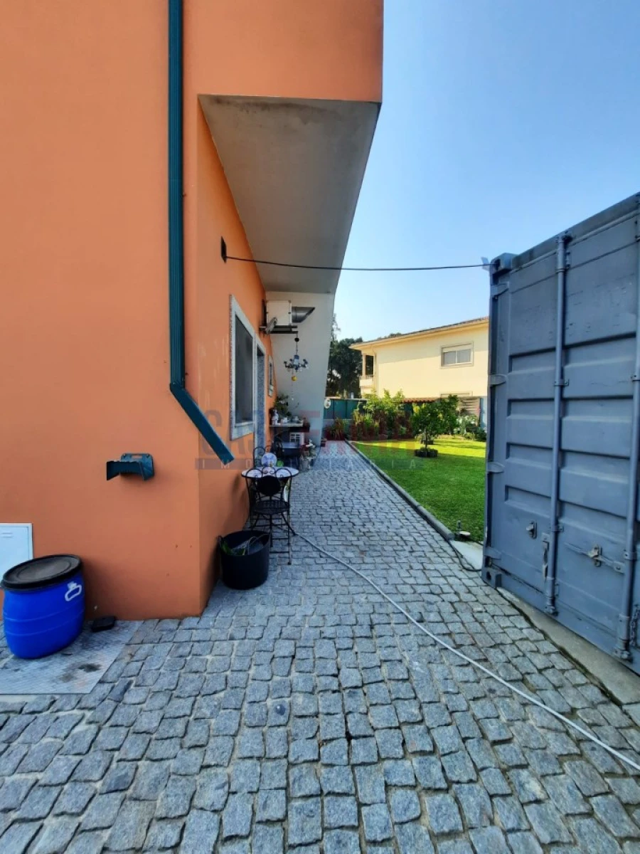 Moradia T3 para Venda em Areias, Sequeirô, Lama e Palmeira Foto 23