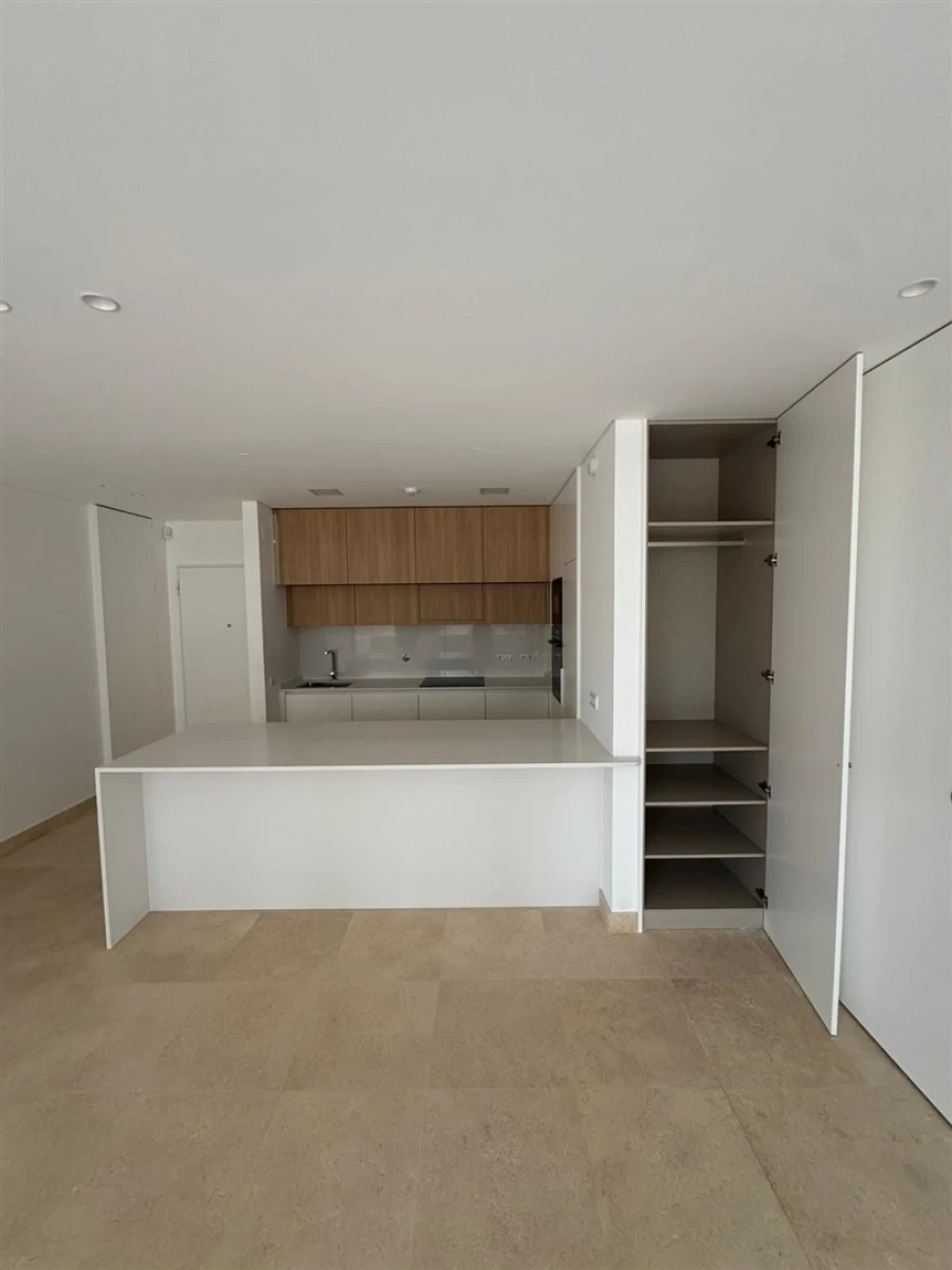 Apartamento T1 para Venda em Olhão Foto 3