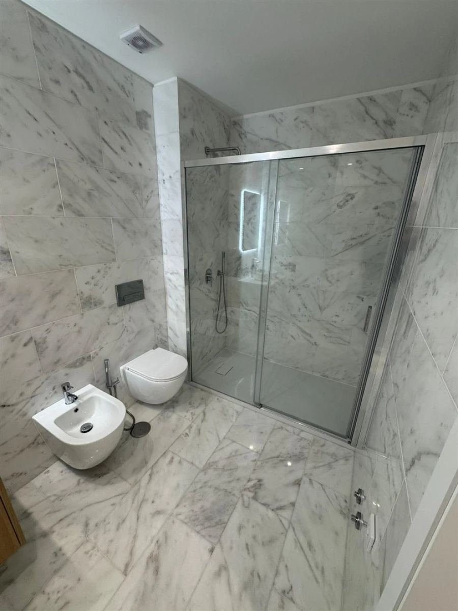 Apartamento T1 para Venda em Olhão Foto 11