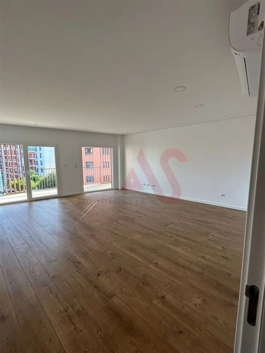 Apartamento T2 para Venda em Odivelas Foto 6