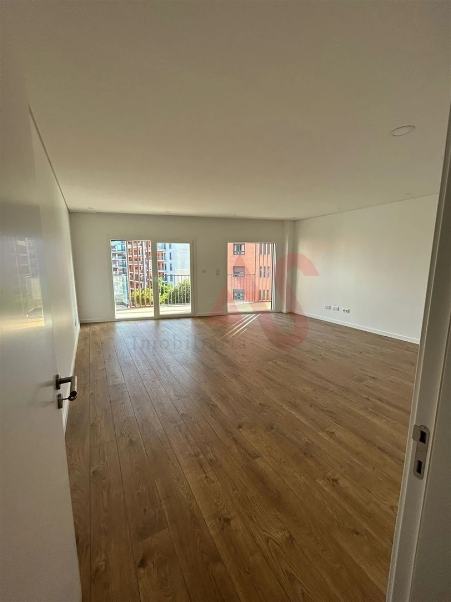 Apartamento T2 para Venda em Odivelas Foto 4