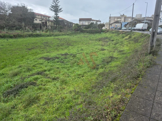 Terreno para Venda em Vila Cova da Lixa e Borba de Godim Foto 3