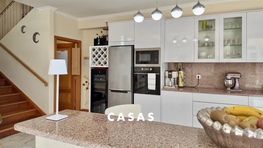 Moradia T3 para Venda em Arco da Calheta Foto 6