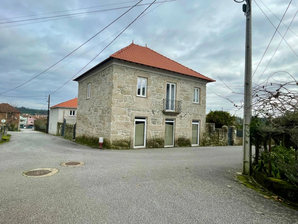 Moradia T4 para Venda em Campo de Besteiros Foto 1