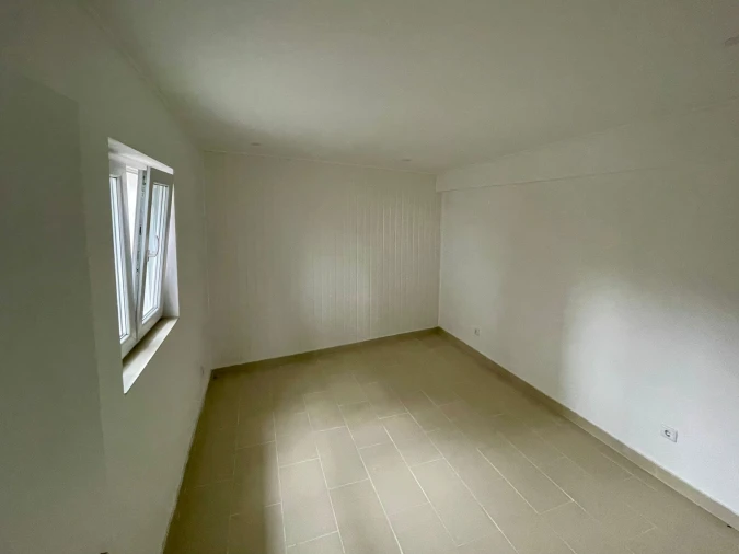 Moradia T4 para Venda em Campo de Besteiros Foto 12