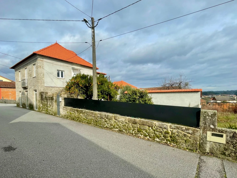 Moradia T4 para Venda em Campo de Besteiros Foto 9