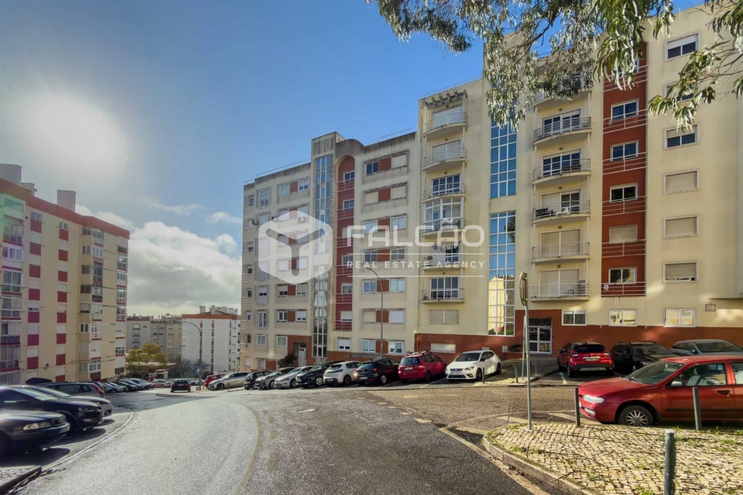 Apartamento T2 para Venda em Massamá e Monte Abraão Foto 34