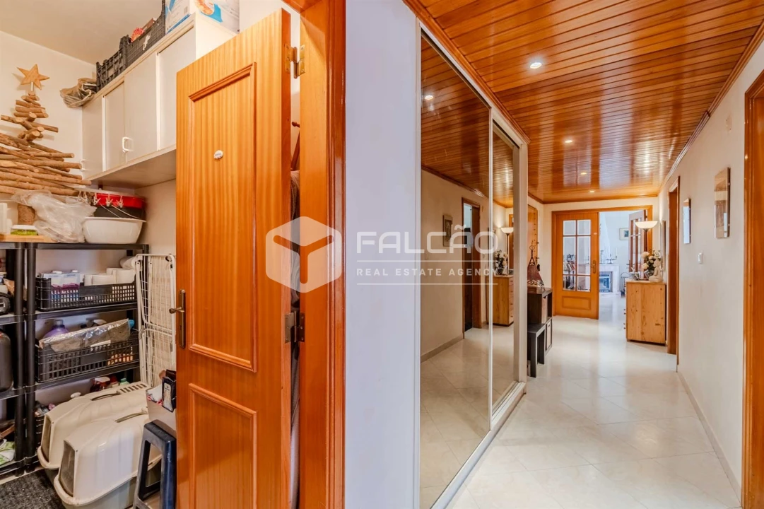 Apartamento T2 para Venda em Massamá e Monte Abraão Foto 23