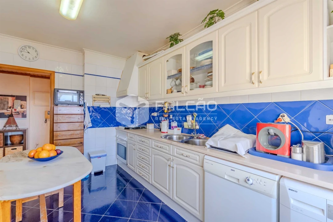 Apartamento T2 para Venda em Massamá e Monte Abraão Foto 16