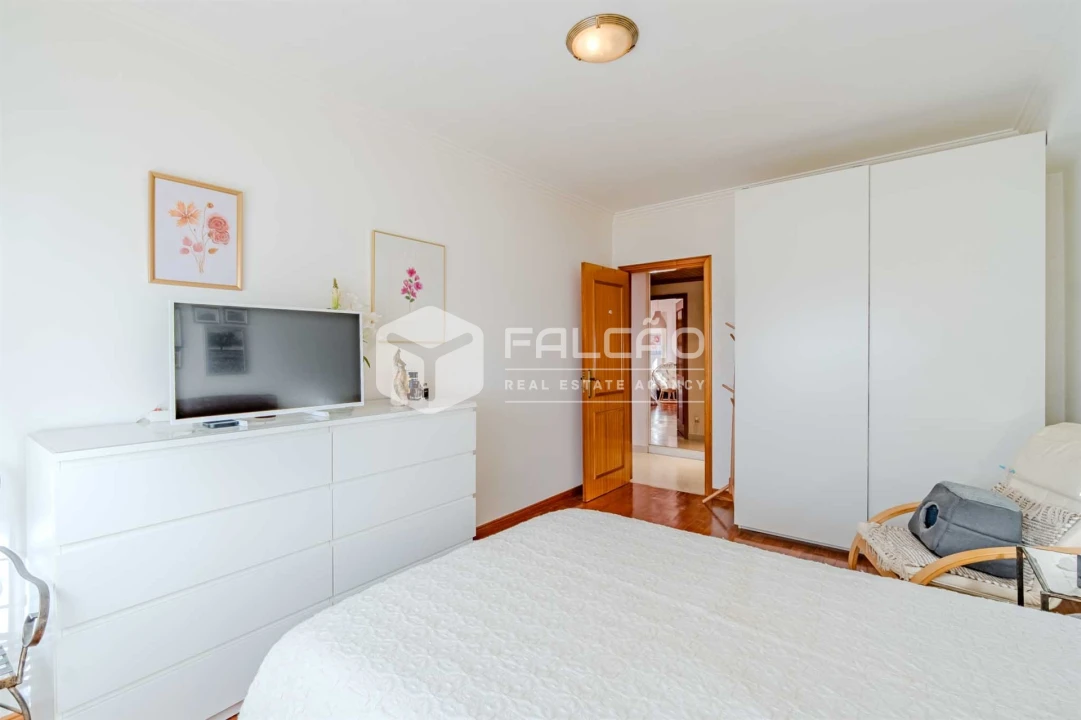 Apartamento T2 para Venda em Massamá e Monte Abraão Foto 19